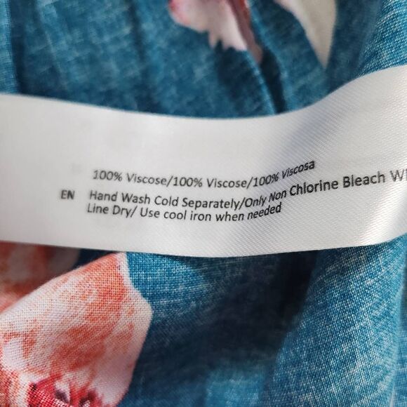 Band of Gypsies Teal Blue Floral Print Flowy Boho Shorts NWT Size Small - Picture 7 of 8